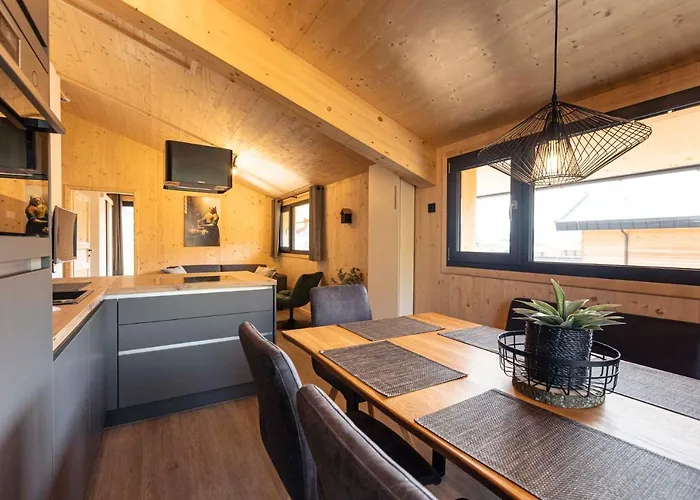 アパートホテル Kreischberg By Alps ザンクト・ローレンツェン・オプ・ムーラウ